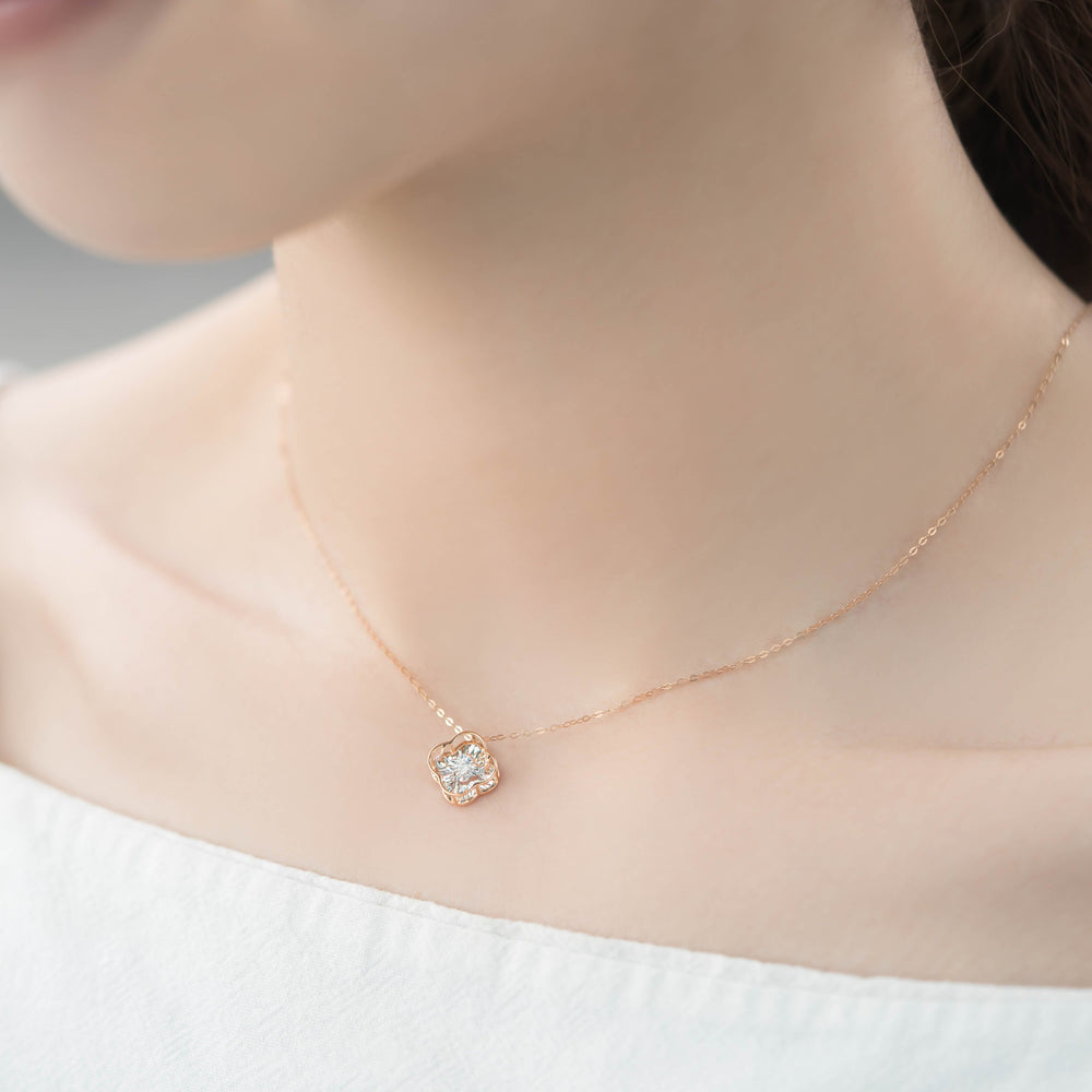 
                  
                    Load image into Gallery viewer, Beat Series dancing clover diamond necklace in 18k rose gold
                  
                