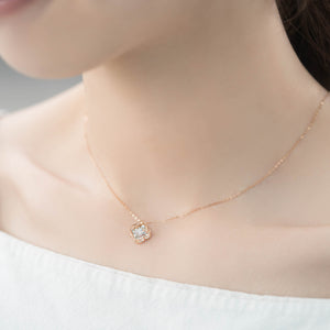 
                  
                    Load image into Gallery viewer, Beat Series dancing clover diamond necklace in 18k rose gold
                  
                