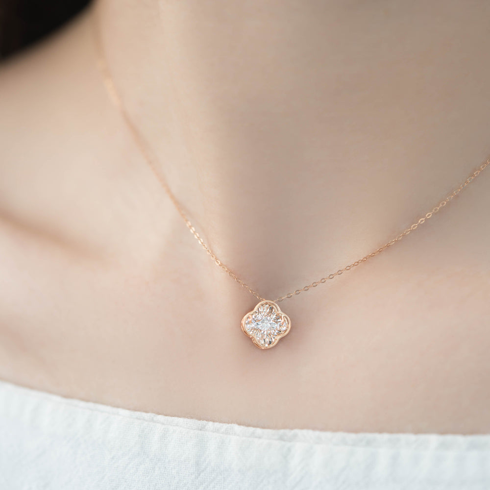 
                  
                    Load image into Gallery viewer, Beat Series dancing clover diamond necklace in 18k rose gold
                  
                