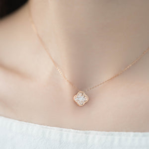 
                  
                    Load image into Gallery viewer, Beat Series dancing clover diamond necklace in 18k rose gold
                  
                