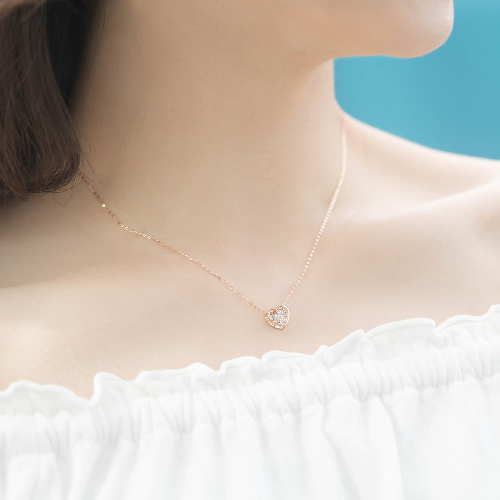 
                  
                    Load image into Gallery viewer, Beat Series dancing heart diamond necklace in 18k rose gold
                  
                