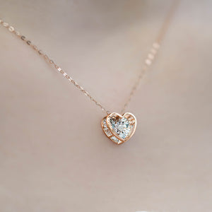 
                  
                    Load image into Gallery viewer, Beat Series dancing heart diamond necklace in 18k rose gold
                  
                