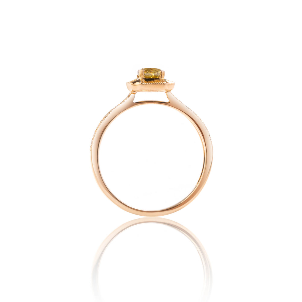 
                  
                    Load image into Gallery viewer, Vintage diamond ring in 18k gold
                  
                