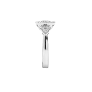 
                  
                    Load image into Gallery viewer, Floral and leaf diamond ring in 18k white gold
                  
                